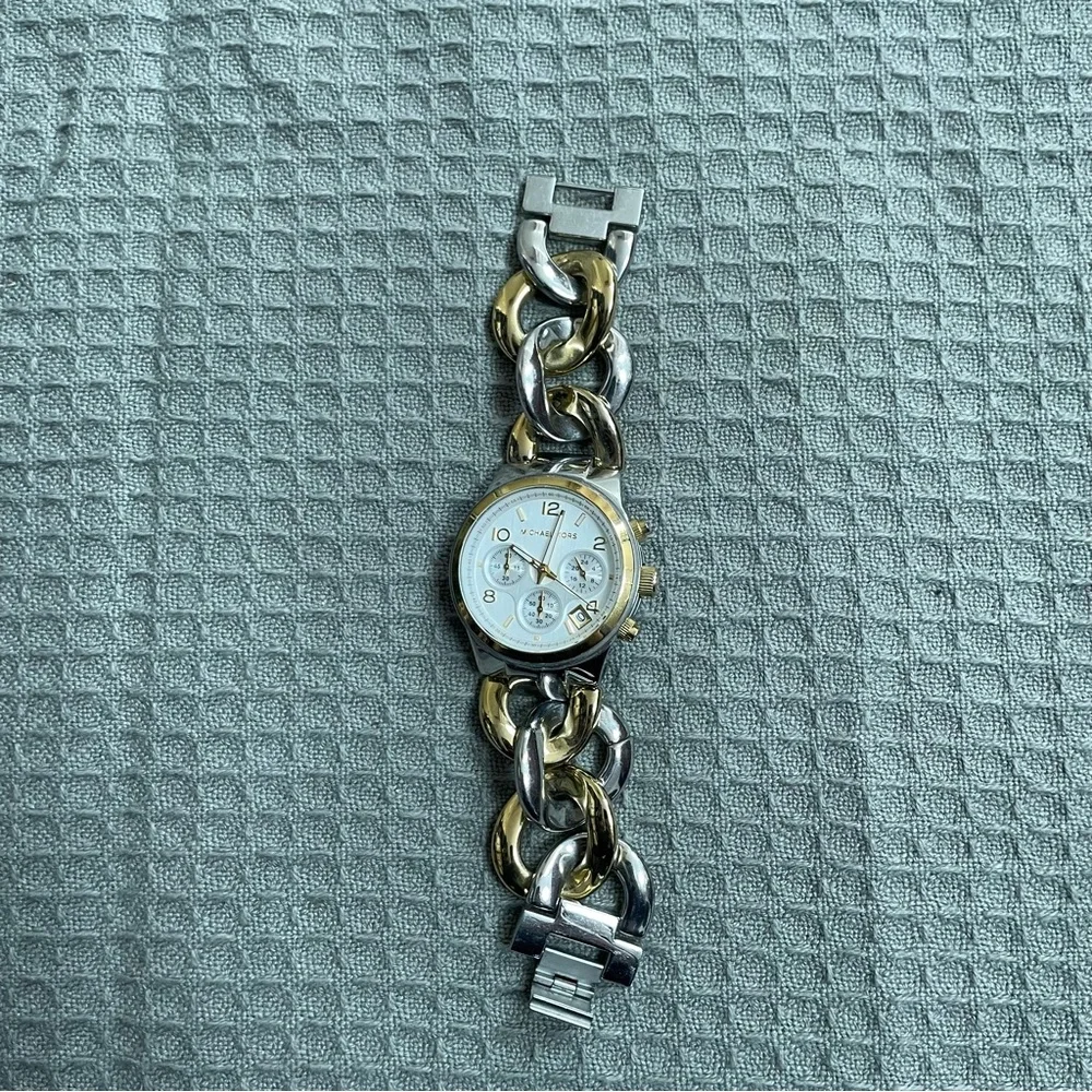 Michael Kors Runway Watch Womens Two Tone Stainless‎ Steel